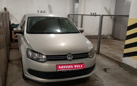 Volkswagen Polo VI (EU Market), 2011 год, 1 100 000 рублей, 2 фотография