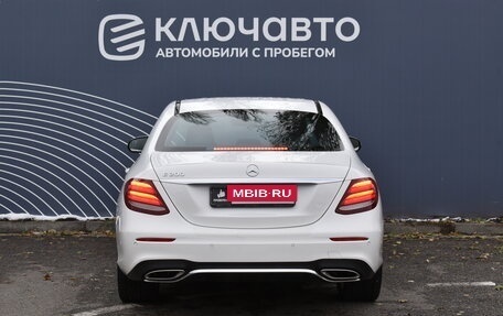 Mercedes-Benz E-Класс, 2020 год, 4 150 000 рублей, 4 фотография