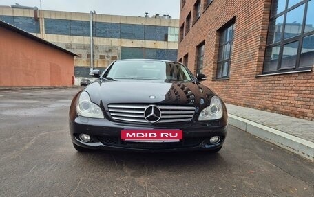 Mercedes-Benz CLS, 2005 год, 1 850 000 рублей, 2 фотография