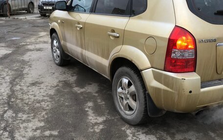 Hyundai Tucson III, 2004 год, 640 000 рублей, 2 фотография