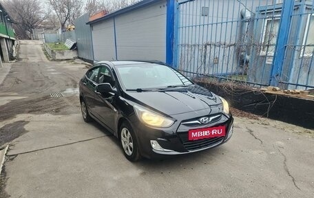 Hyundai Solaris II рестайлинг, 2013 год, 950 000 рублей, 3 фотография