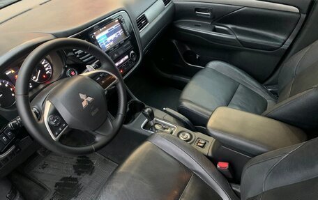 Mitsubishi Outlander III рестайлинг 3, 2012 год, 1 590 000 рублей, 7 фотография