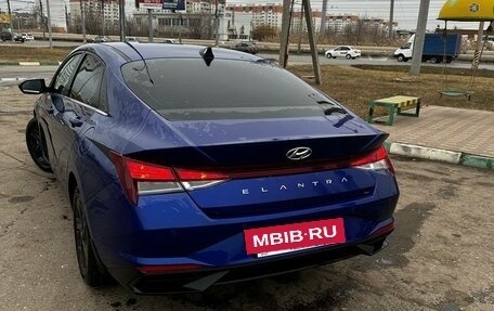 Hyundai Elantra, 2021 год, 2 050 000 рублей, 3 фотография