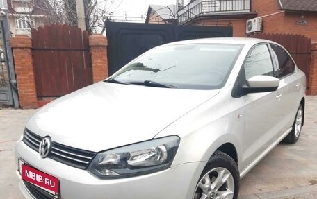 Volkswagen Polo VI (EU Market), 2013 год, 1 319 000 рублей, 1 фотография