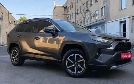 Toyota RAV4, 2019 год, 2 500 000 рублей, 7 фотография