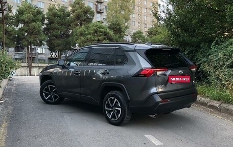 Toyota RAV4, 2019 год, 2 500 000 рублей, 8 фотография