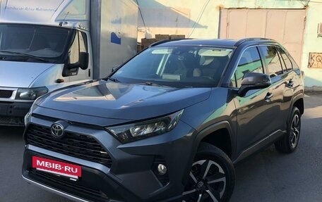 Toyota RAV4, 2019 год, 2 500 000 рублей, 13 фотография