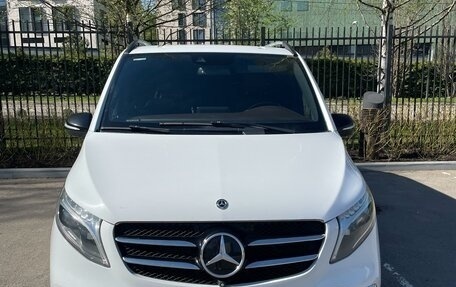 Mercedes-Benz V-Класс, 2014 год, 4 000 000 рублей, 2 фотография