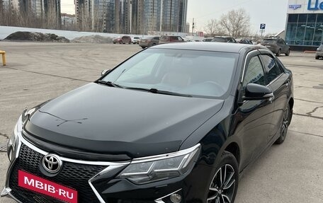 Toyota Camry, 2017 год, 2 600 000 рублей, 6 фотография