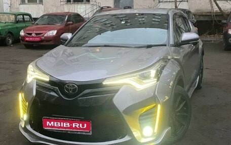 Toyota C-HR I рестайлинг, 2017 год, 3 100 000 рублей, 1 фотография