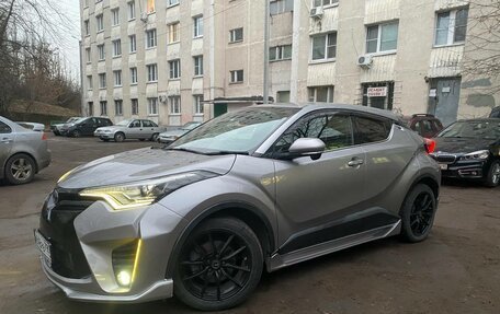 Toyota C-HR I рестайлинг, 2017 год, 3 100 000 рублей, 20 фотография