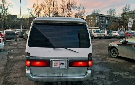 Toyota HiAce H100, 1997 год, 590 000 рублей, 8 фотография