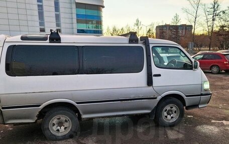 Toyota HiAce H100, 1997 год, 590 000 рублей, 3 фотография