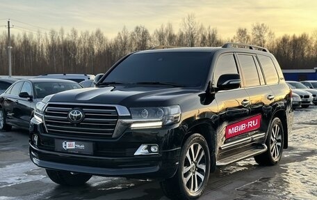 Toyota Land Cruiser 200, 2017 год, 6 980 000 рублей, 1 фотография