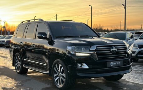 Toyota Land Cruiser 200, 2017 год, 6 980 000 рублей, 3 фотография