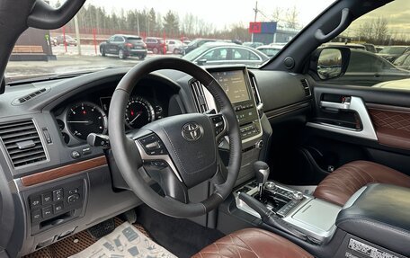 Toyota Land Cruiser 200, 2017 год, 6 980 000 рублей, 14 фотография