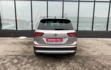 Volkswagen Tiguan II, 2019 год, 2 949 000 рублей, 4 фотография