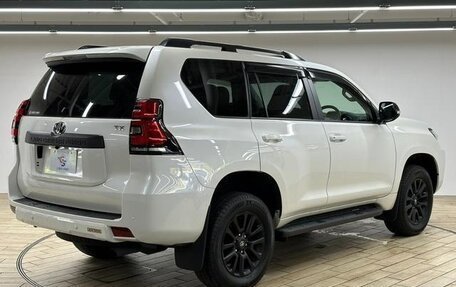 Toyota Land Cruiser Prado 150 рестайлинг 2, 2021 год, 4 799 000 рублей, 7 фотография