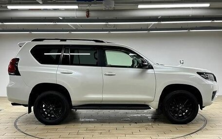 Toyota Land Cruiser Prado 150 рестайлинг 2, 2021 год, 4 799 000 рублей, 8 фотография