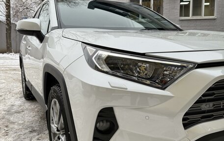 Toyota RAV4, 2020 год, 3 560 000 рублей, 10 фотография