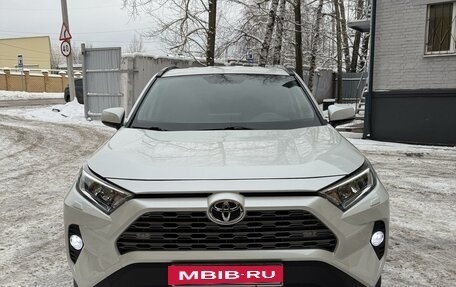 Toyota RAV4, 2020 год, 3 560 000 рублей, 3 фотография