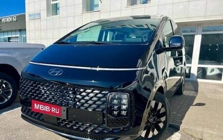 Hyundai Staria, 2024 год, 8 249 000 рублей, 1 фотография