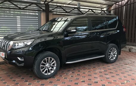 Toyota Land Cruiser Prado 150 рестайлинг 2, 2018 год, 6 500 000 рублей, 3 фотография