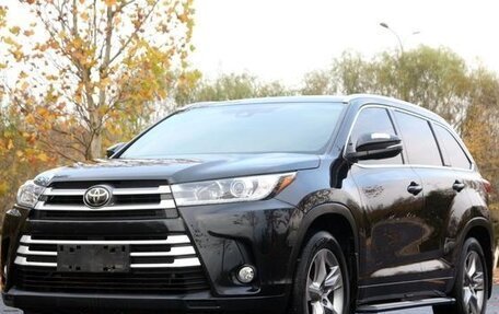 Toyota Highlander III, 2020 год, 3 550 000 рублей, 1 фотография