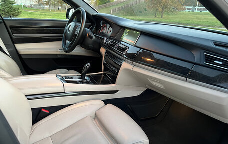 BMW 7 серия, 2012 год, 2 400 000 рублей, 12 фотография