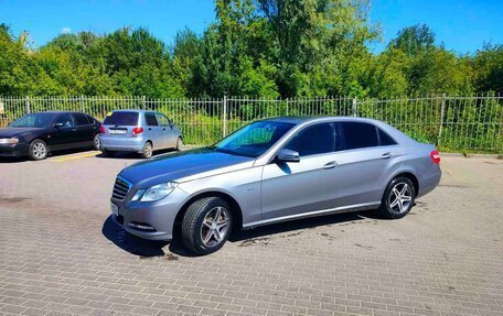 Mercedes-Benz E-Класс, 2012 год, 1 850 000 рублей, 1 фотография