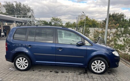 Volkswagen Touran III, 2010 год, 1 000 000 рублей, 5 фотография