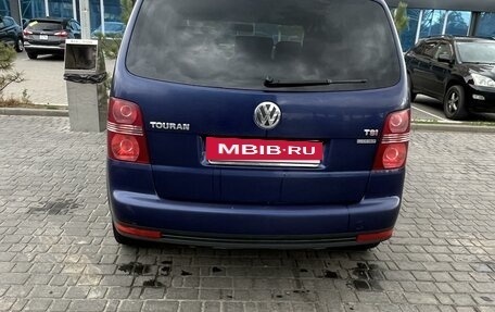 Volkswagen Touran III, 2010 год, 1 000 000 рублей, 3 фотография