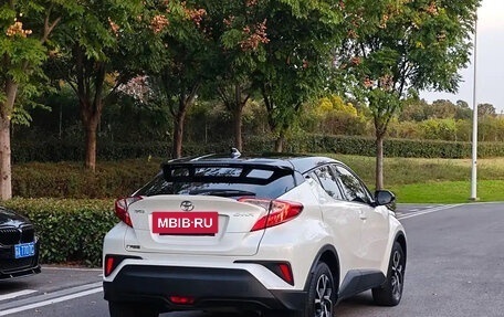 Toyota C-HR I рестайлинг, 2021 год, 1 800 000 рублей, 16 фотография