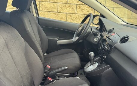 Mazda 2 III, 2010 год, 740 000 рублей, 4 фотография