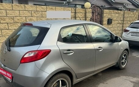 Mazda 2 III, 2010 год, 740 000 рублей, 2 фотография