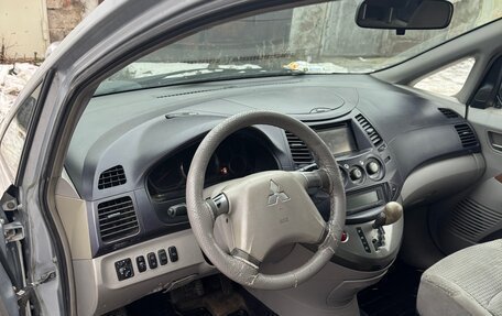 Mitsubishi Grandis, 2005 год, 700 000 рублей, 6 фотография