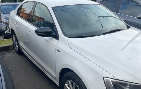 Volkswagen Jetta VI, 2013 год, 1 089 000 рублей, 4 фотография