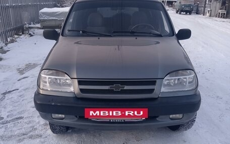 Chevrolet Niva I рестайлинг, 2005 год, 500 000 рублей, 4 фотография