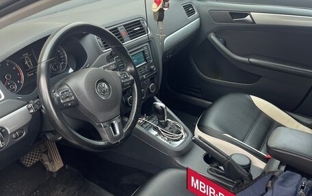 Volkswagen Jetta VI, 2013 год, 1 089 000 рублей, 12 фотография