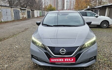 Nissan Leaf II, 2018 год, 2 100 000 рублей, 3 фотография