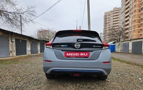 Nissan Leaf II, 2018 год, 2 100 000 рублей, 6 фотография