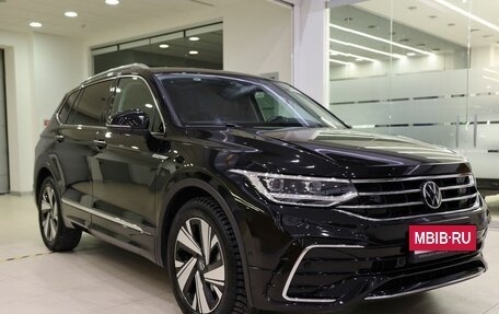 Volkswagen Tiguan II, 2023 год, 4 950 000 рублей, 4 фотография