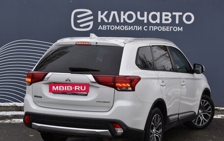 Mitsubishi Outlander III рестайлинг 3, 2018 год, 2 250 000 рублей, 2 фотография