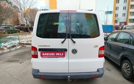 Volkswagen Caravelle T5, 2010 год, 2 100 000 рублей, 3 фотография