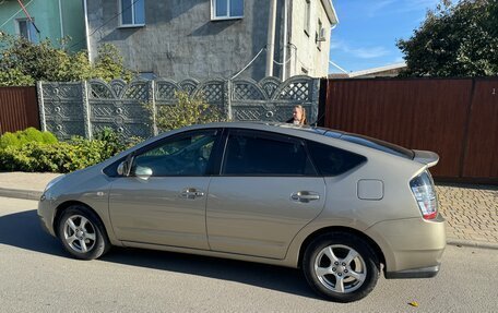 Toyota Prius, 2004 год, 660 000 рублей, 6 фотография