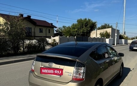 Toyota Prius, 2004 год, 660 000 рублей, 8 фотография