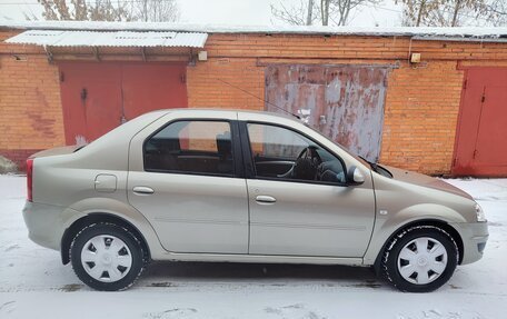 Renault Logan I, 2010 год, 900 000 рублей, 4 фотография