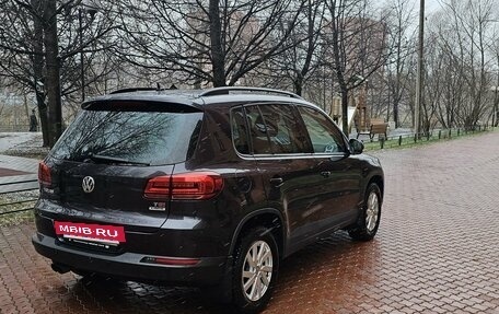 Volkswagen Tiguan I, 2015 год, 1 980 000 рублей, 2 фотография