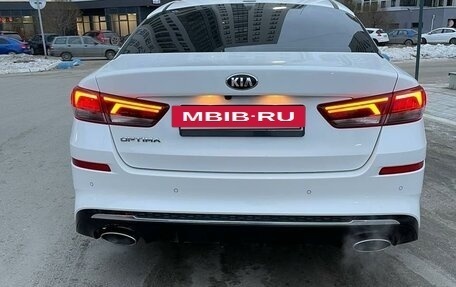 KIA Optima IV, 2018 год, 2 500 000 рублей, 8 фотография