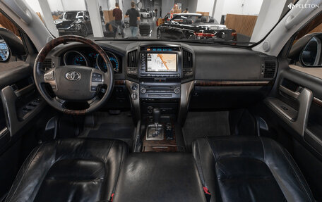 Toyota Land Cruiser 200, 2011 год, 2 990 000 рублей, 10 фотография